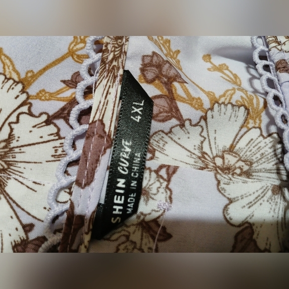 Shein Curve Charming Feminine 4X‎ Floral Blouse - Picture 3 of 5